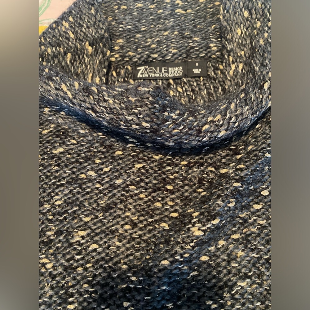 7th avenue New York short sleeve sweater